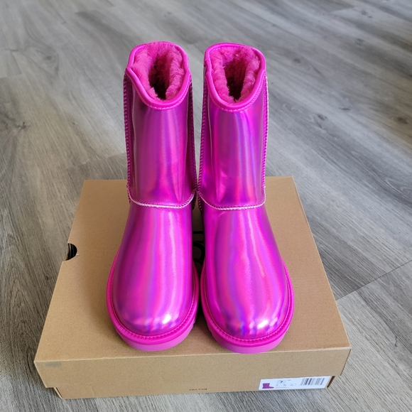 UGG Classic Short Iridescent Boot - Picture 3 of 9